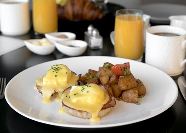 Eggs benedict Breakfast Inn at Laurel Point